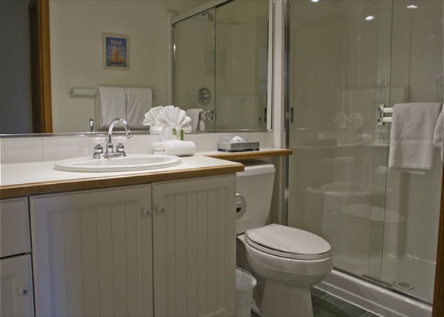 Whistler Aspens on Blackcomb Accommodation 460 Bathroom